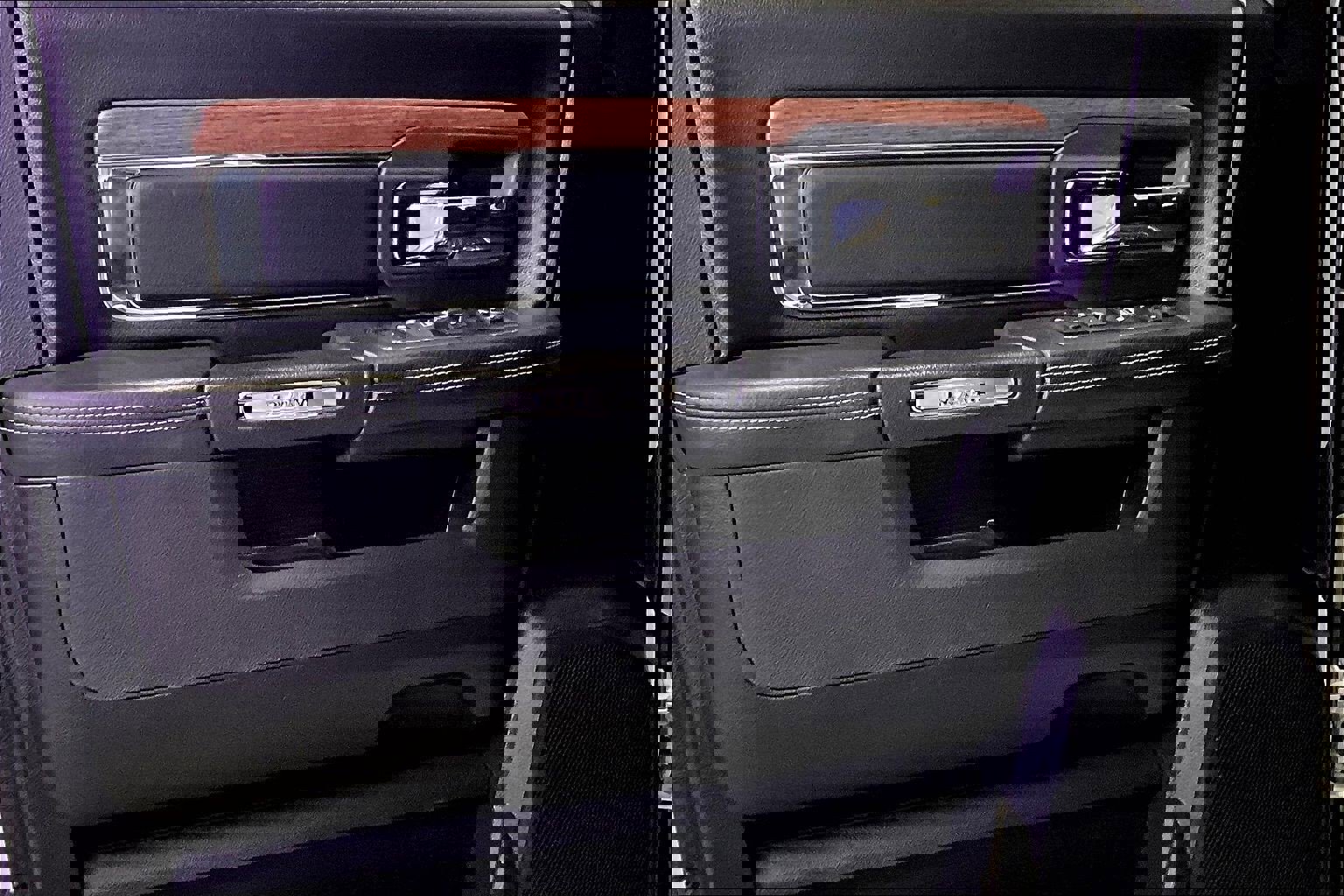 Used 2018 RAM 1500 Laramie w/ Convenience Group image 21