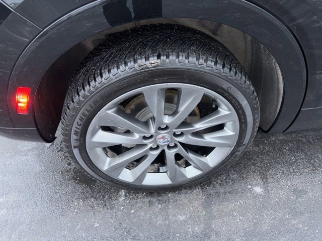 Used 2022 Buick Envision Avenir w/ Technology Package II image 4