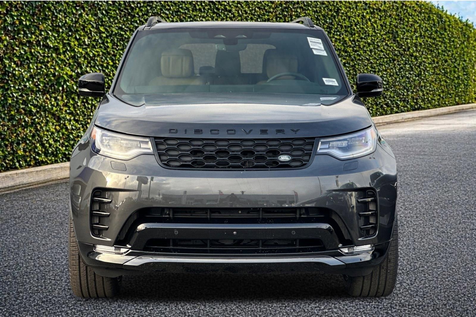 New 2025 Land Rover Discovery Dynamic SE AWD/4WD image 9