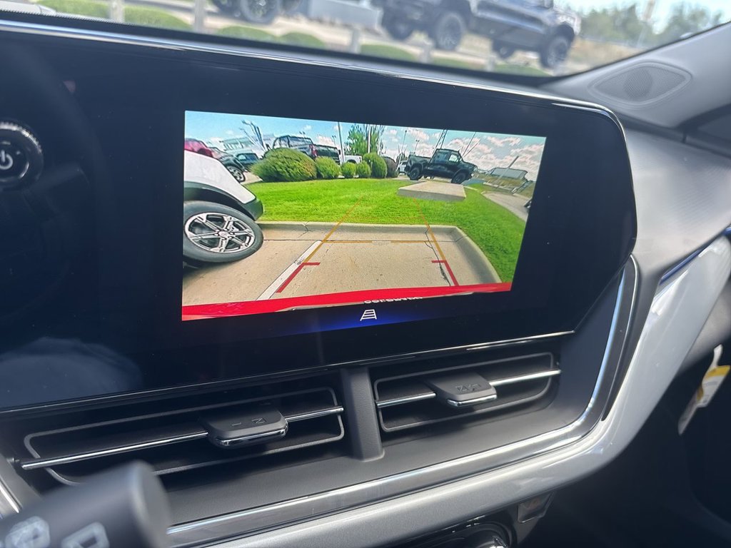 New 2026 Chevrolet Trax LT w/ Midnight Edition FWD image 17