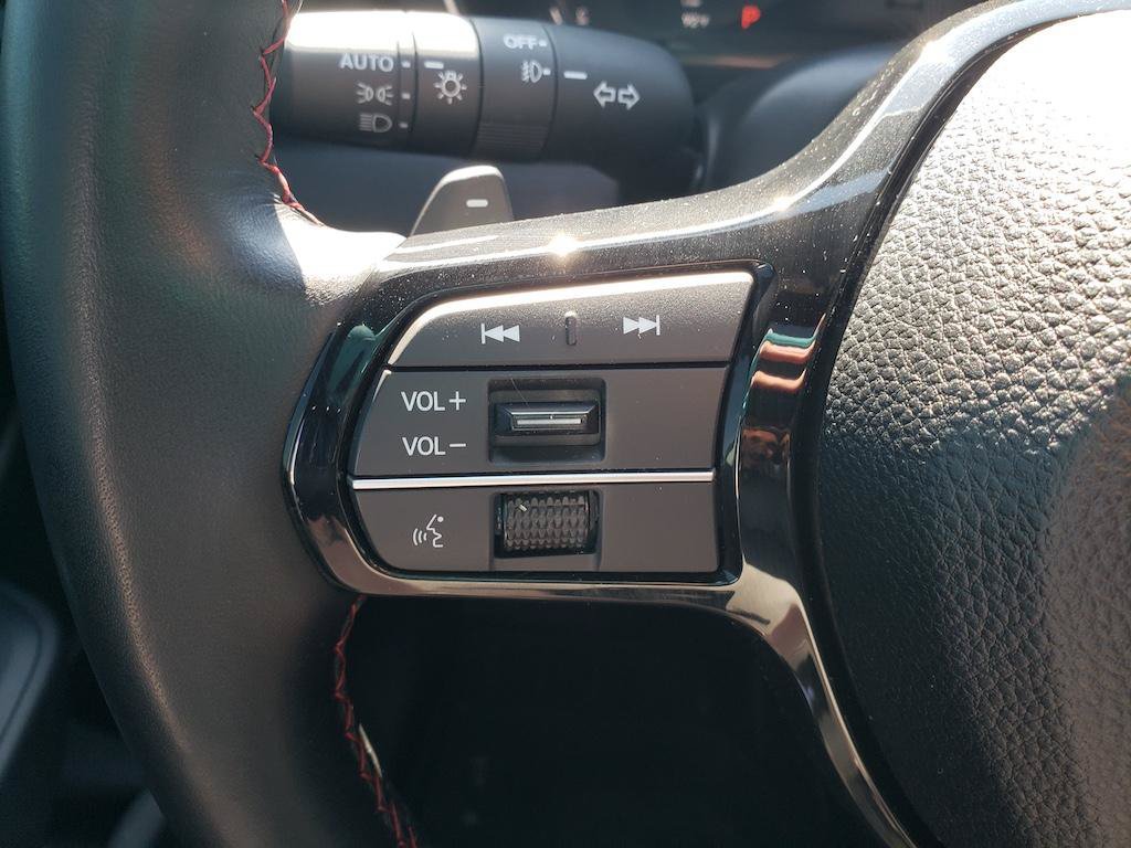 Used 2025 Honda Pilot Black Edition image 16