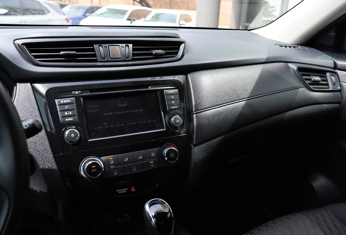 Used 2018 Nissan Rogue S FWD image 43