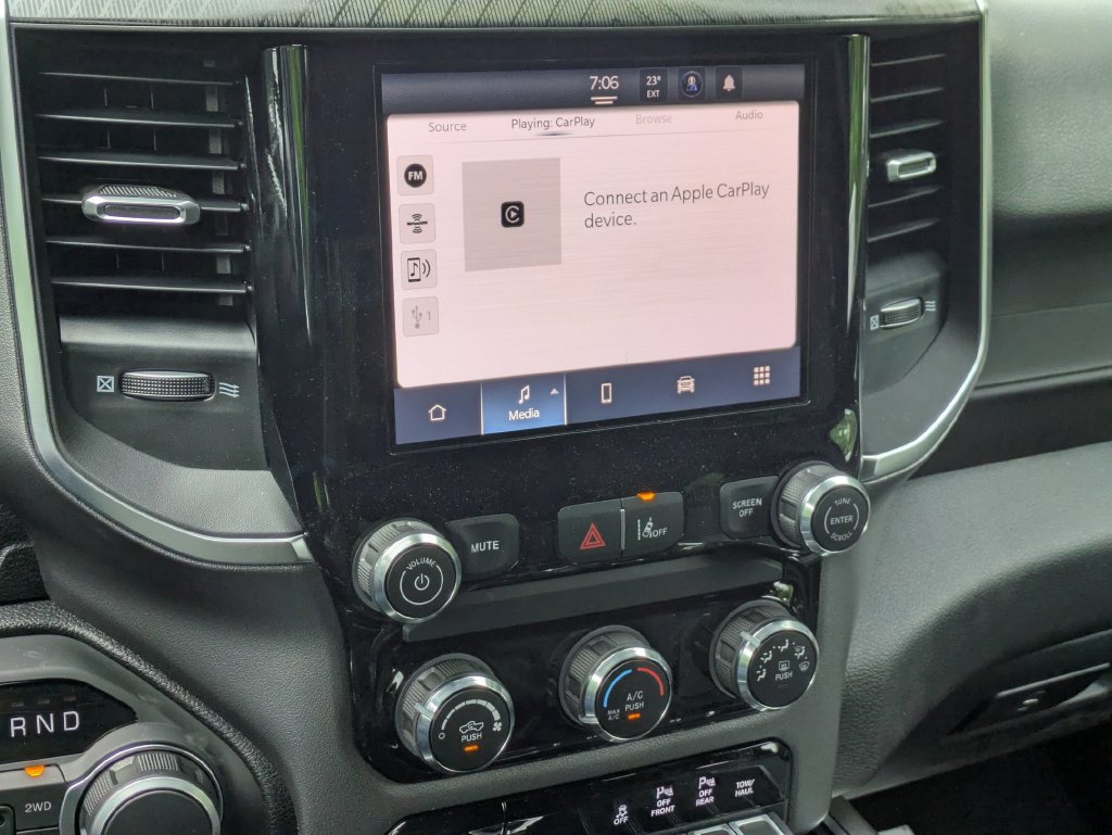 New 2026 RAM 1500 Express AWD/4WD image 18
