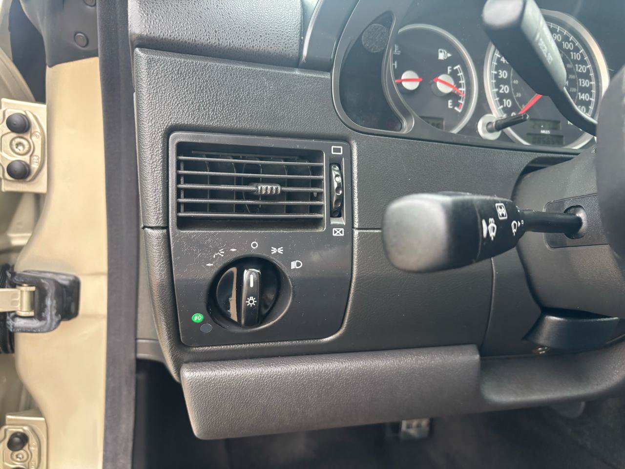 Used 2006 Chrysler Crossfire Limited RWD image 12