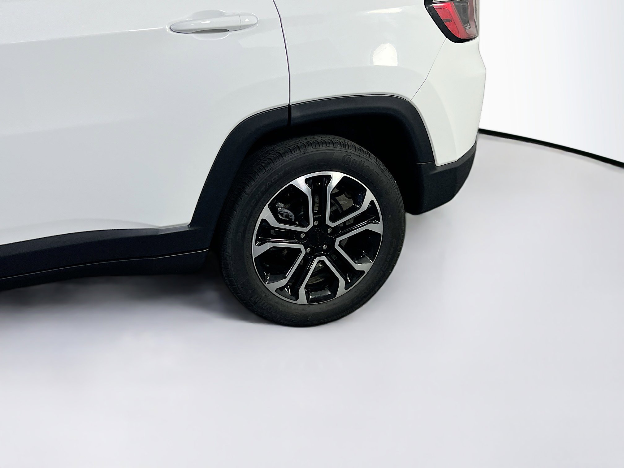 Used 2022 Jeep Compass Limited AWD/4WD image 28