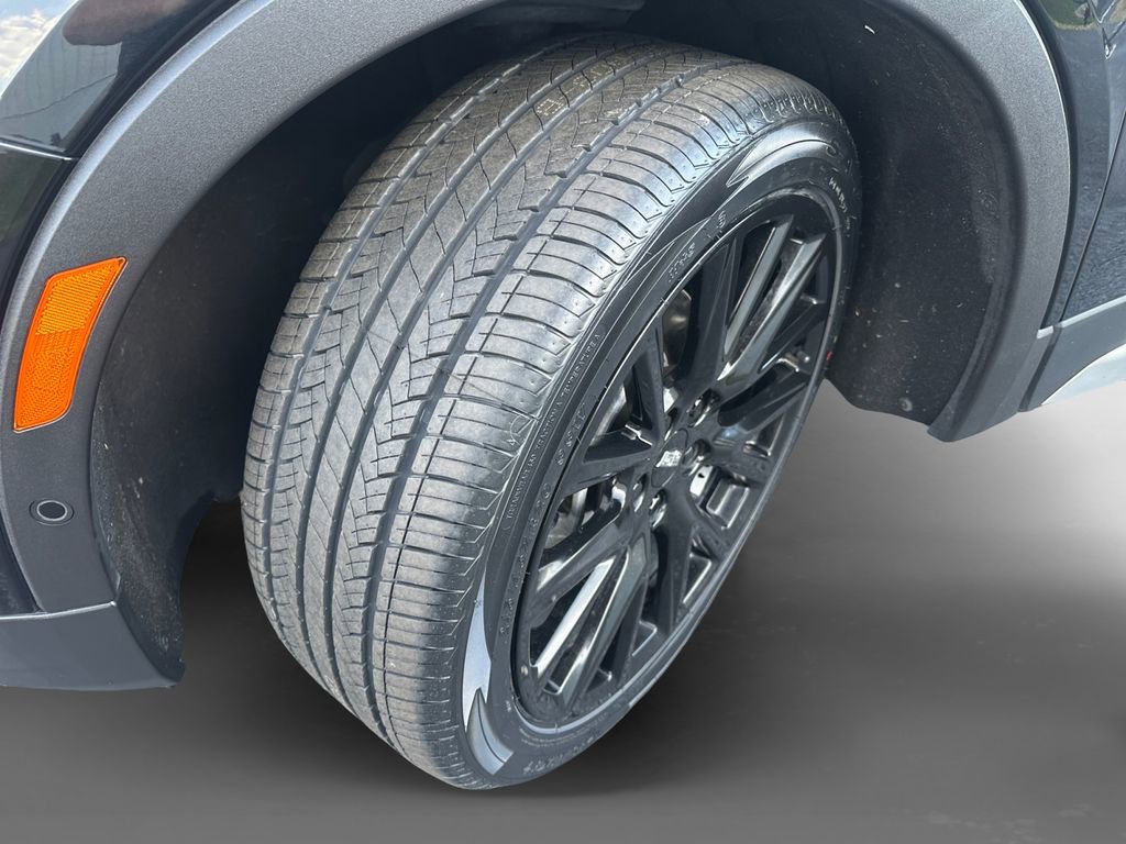 Used 2022 Cadillac XT4 Premium Luxury w/ Enhanced Visibility Package image 9