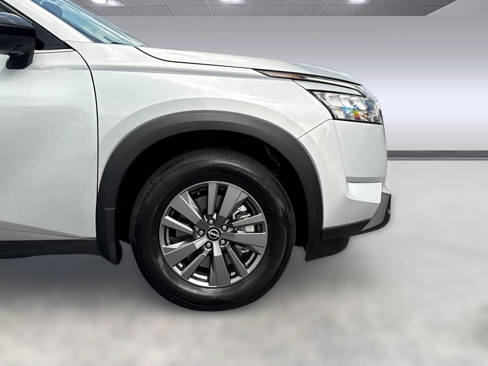 Certified 2025 Nissan Pathfinder S image 10