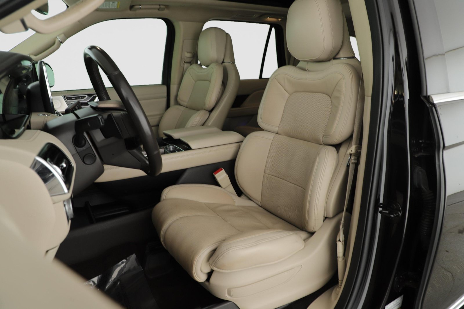 Used 2021 Lincoln Navigator Reserve AWD/4WD image 10