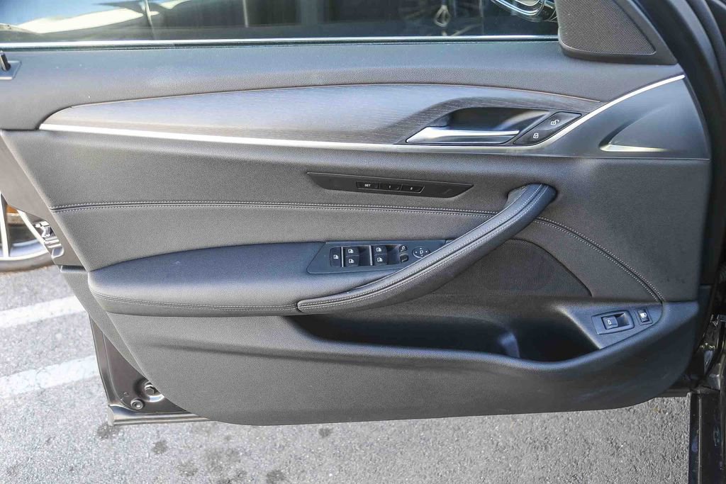 Certified 2023 BMW 530e w/ Convenience Package RWD image 17
