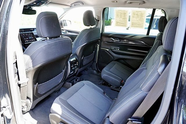Used 2023 Jeep Grand Cherokee L Laredo RWD image 17