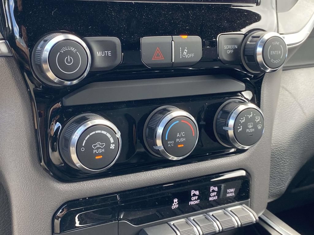New 2026 RAM 1500 Express AWD/4WD image 28