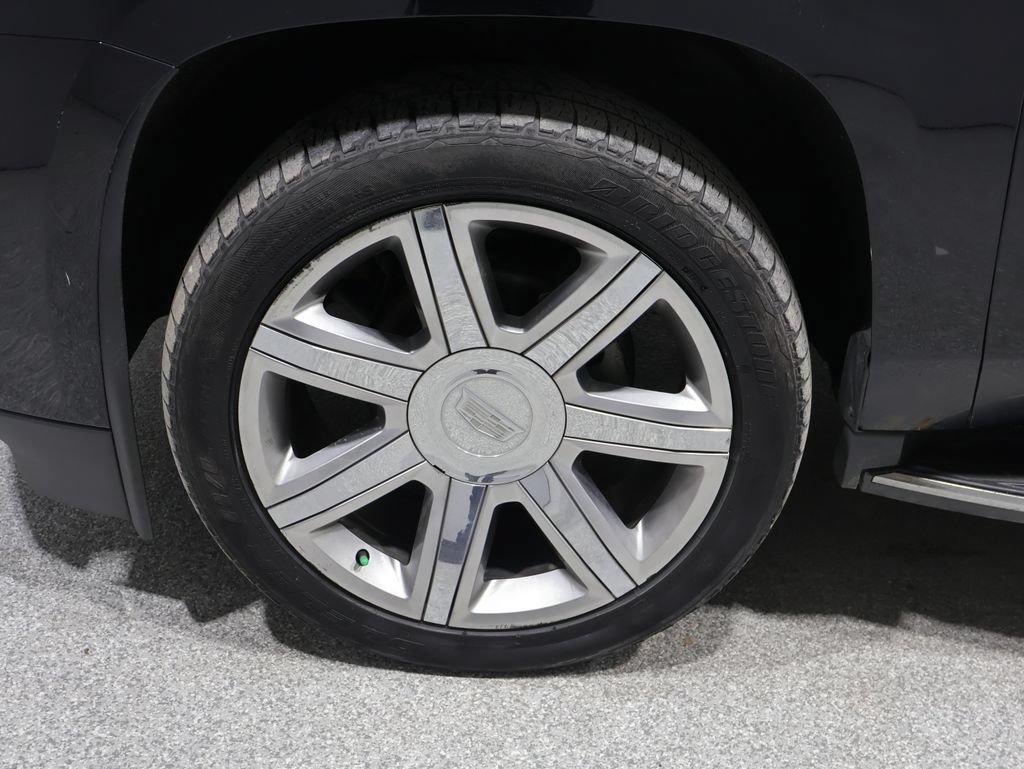 Used 2018 Cadillac Escalade ESV Premium Luxury AWD/4WD image 7