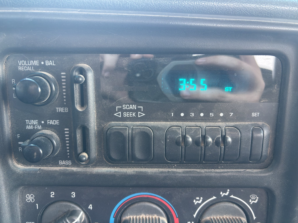 Used 2000 Chevrolet Silverado 1500 4x4 Extended Cab image 14