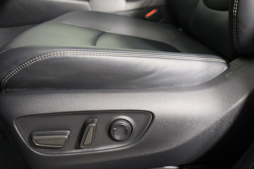 Used 2025 Toyota RAV4 XLE Premium image 24