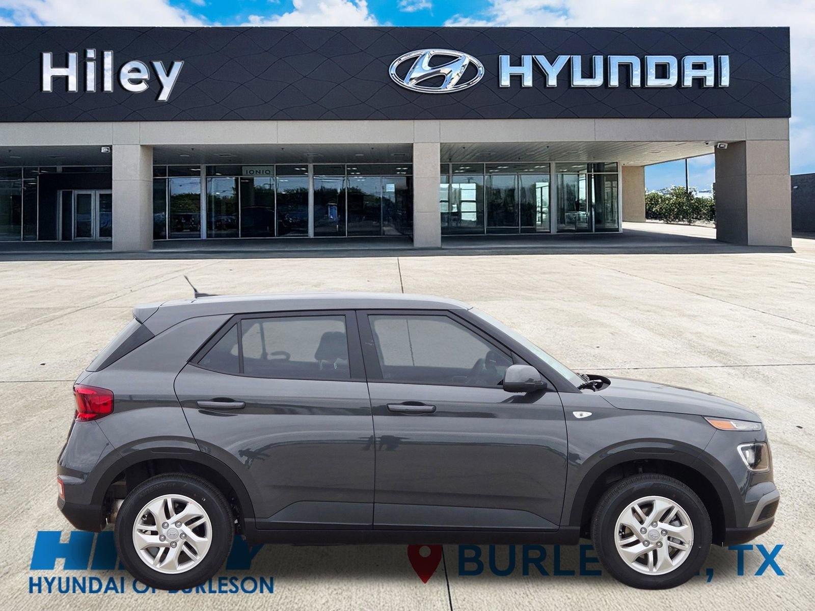 New 2026 Hyundai Venue SE FWD image 3