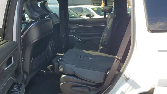 Certified 2021 Jeep Grand Cherokee L Overland w/ Luxury Tech Group IV AWD/4WD image 24