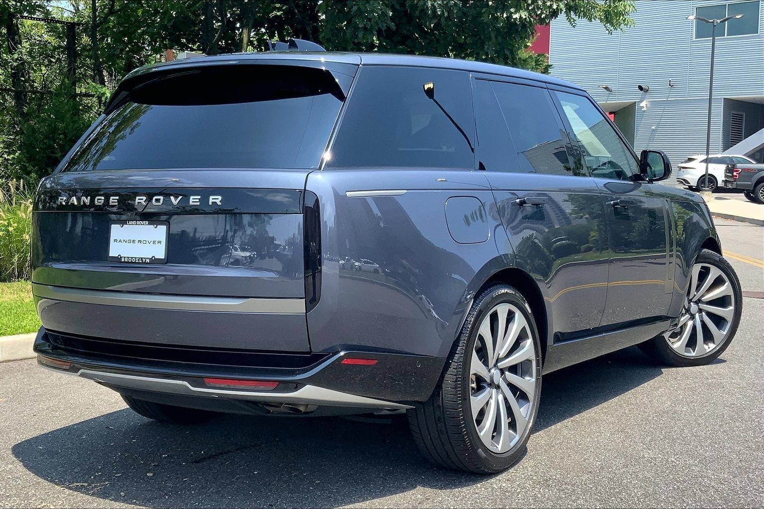 Certified 2025 Land Rover Range Rover SE AWD/4WD image 12