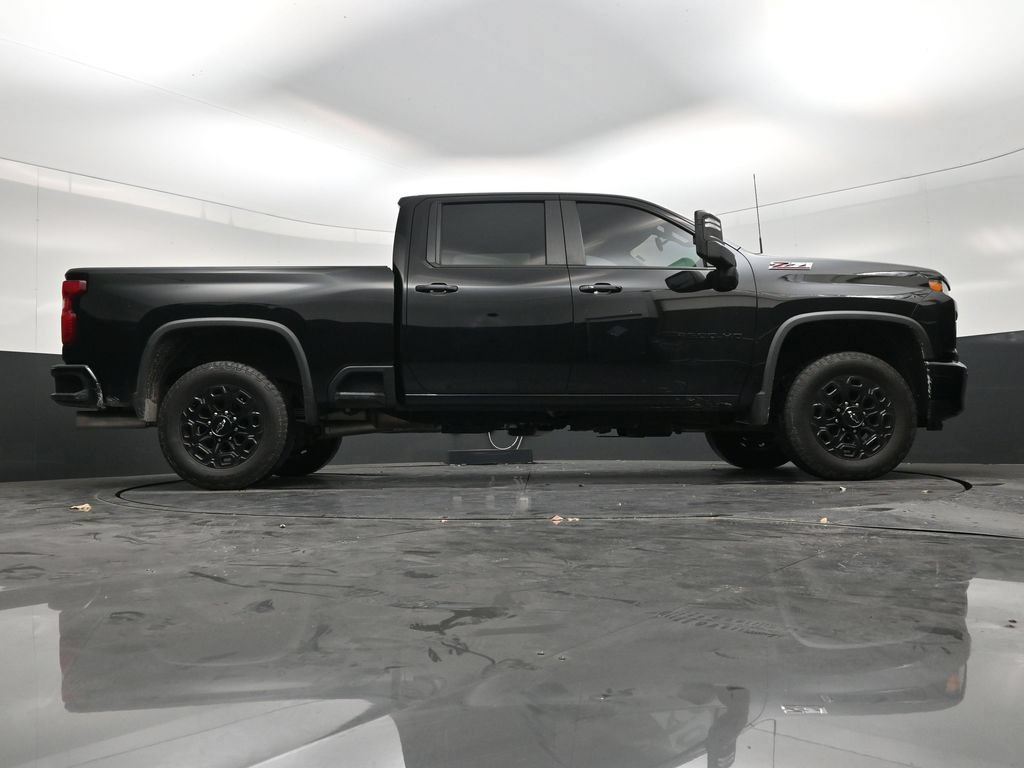 Used 2022 Chevrolet Silverado 2500 LT w/ Midnight Edition AWD/4WD image 25