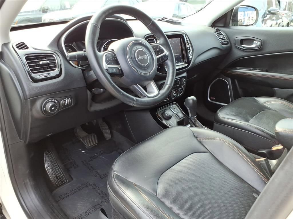 Used 2018 Jeep Compass Limited w/ Navigation Group image 12