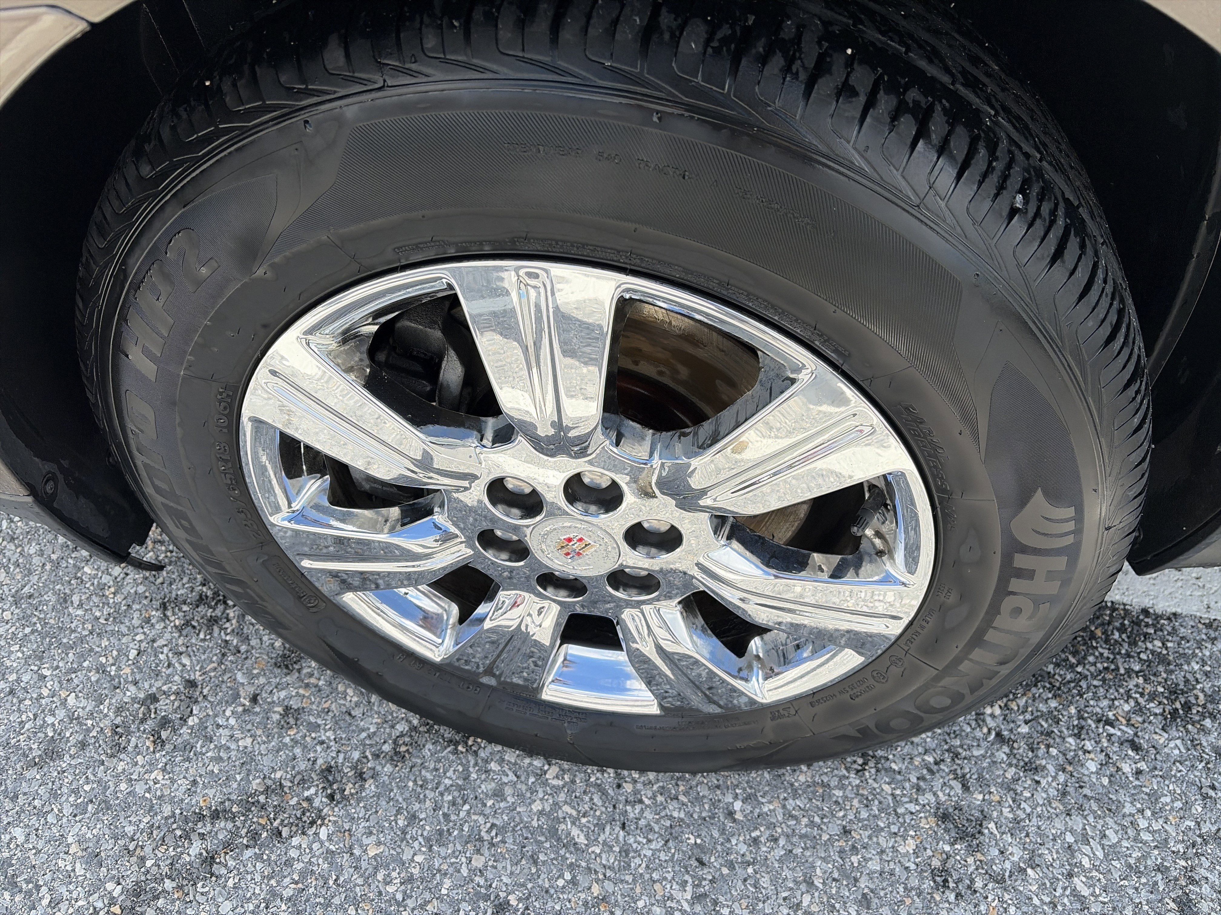 Used 2016 Cadillac SRX Luxury w/ Driver Awareness Package image 8