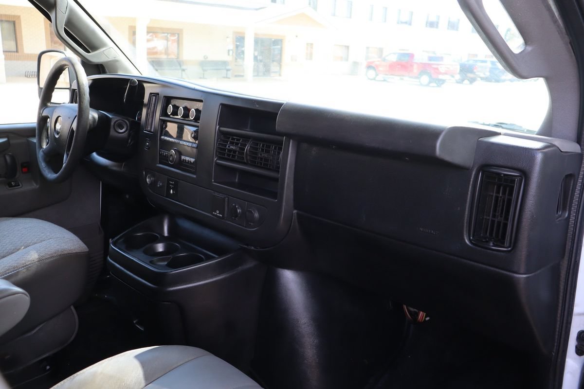Used 2017 Chevrolet Express 3500 LT w/ LT Preferred Equipment Group RWD image 17