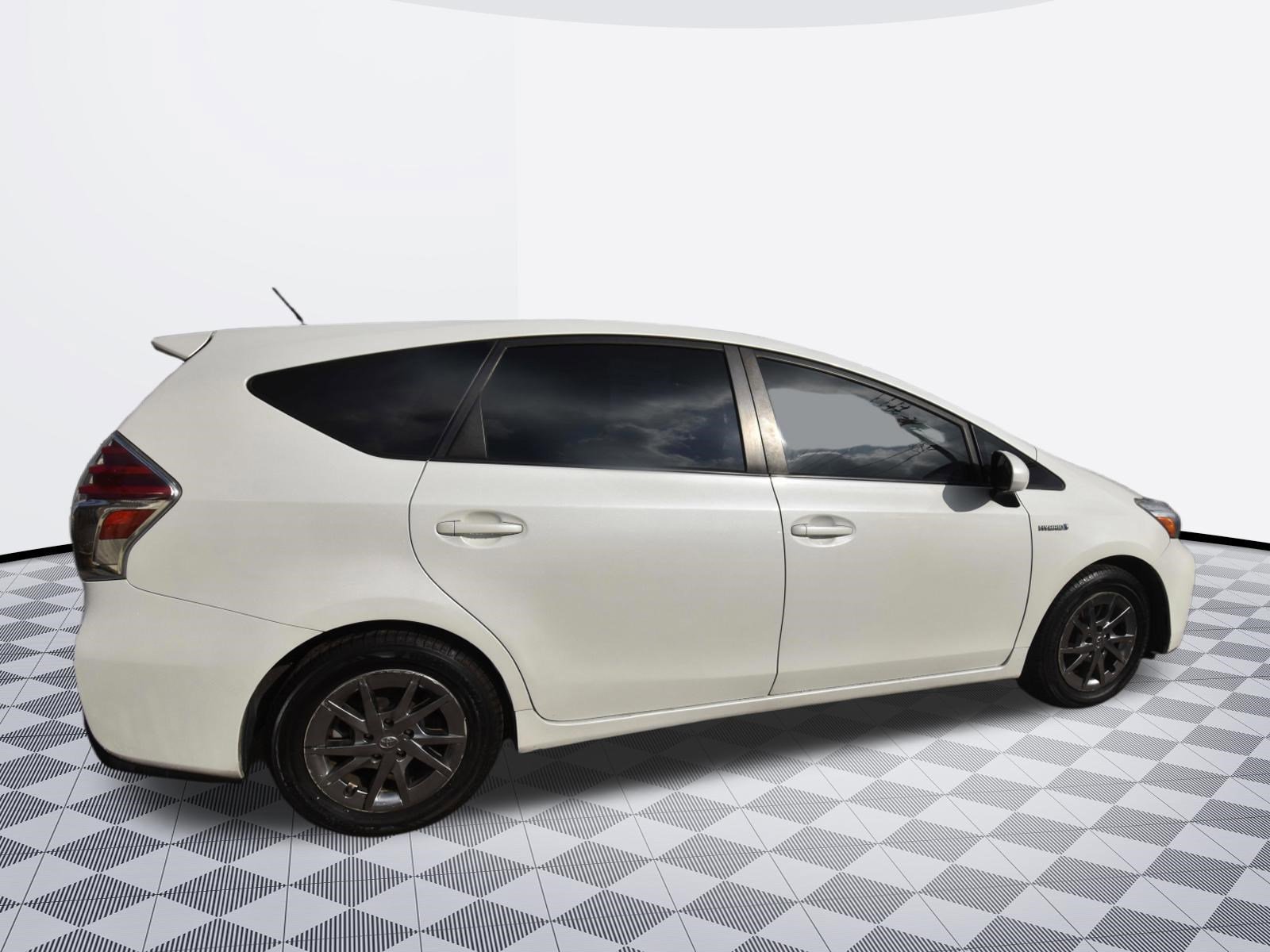Used 2013 Toyota Prius V Three FWD image 5