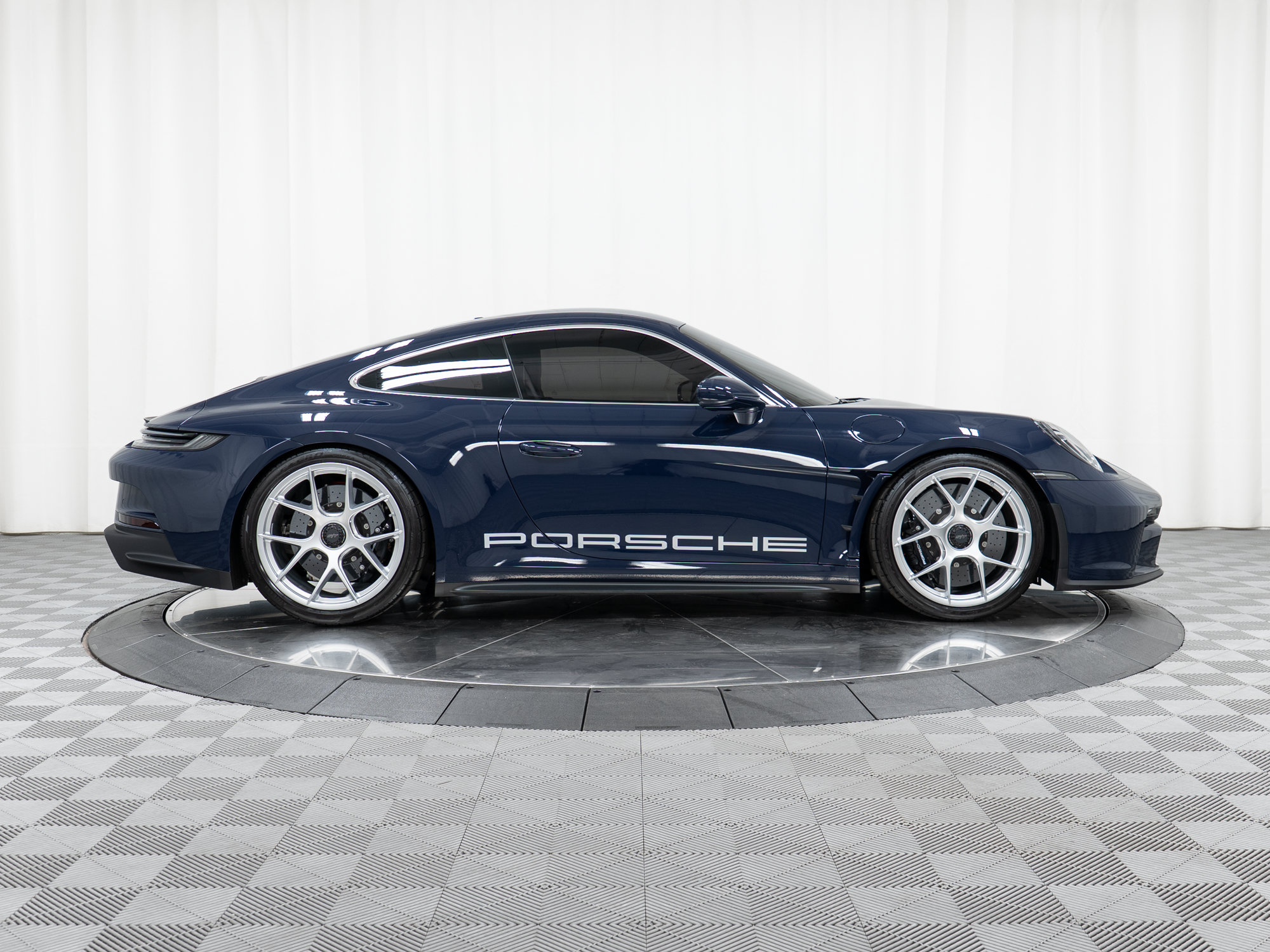 Used 2024 Porsche 911 GT3 RS RWD image 6