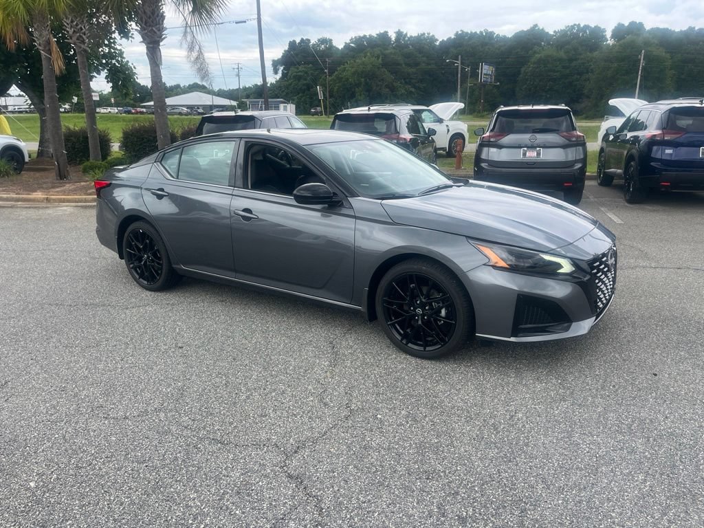 New 2026 Nissan Altima 2.5 SR w/ SR Midnight Edition Package FWD image 1