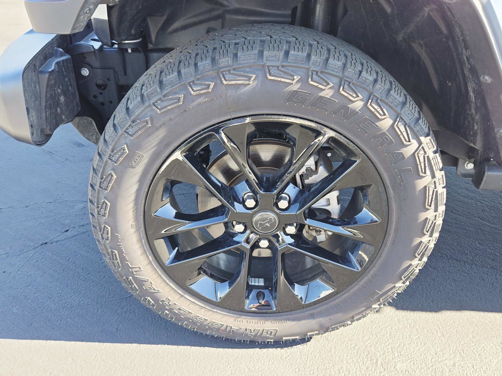 Used 2024 Jeep Gladiator Sport image 19