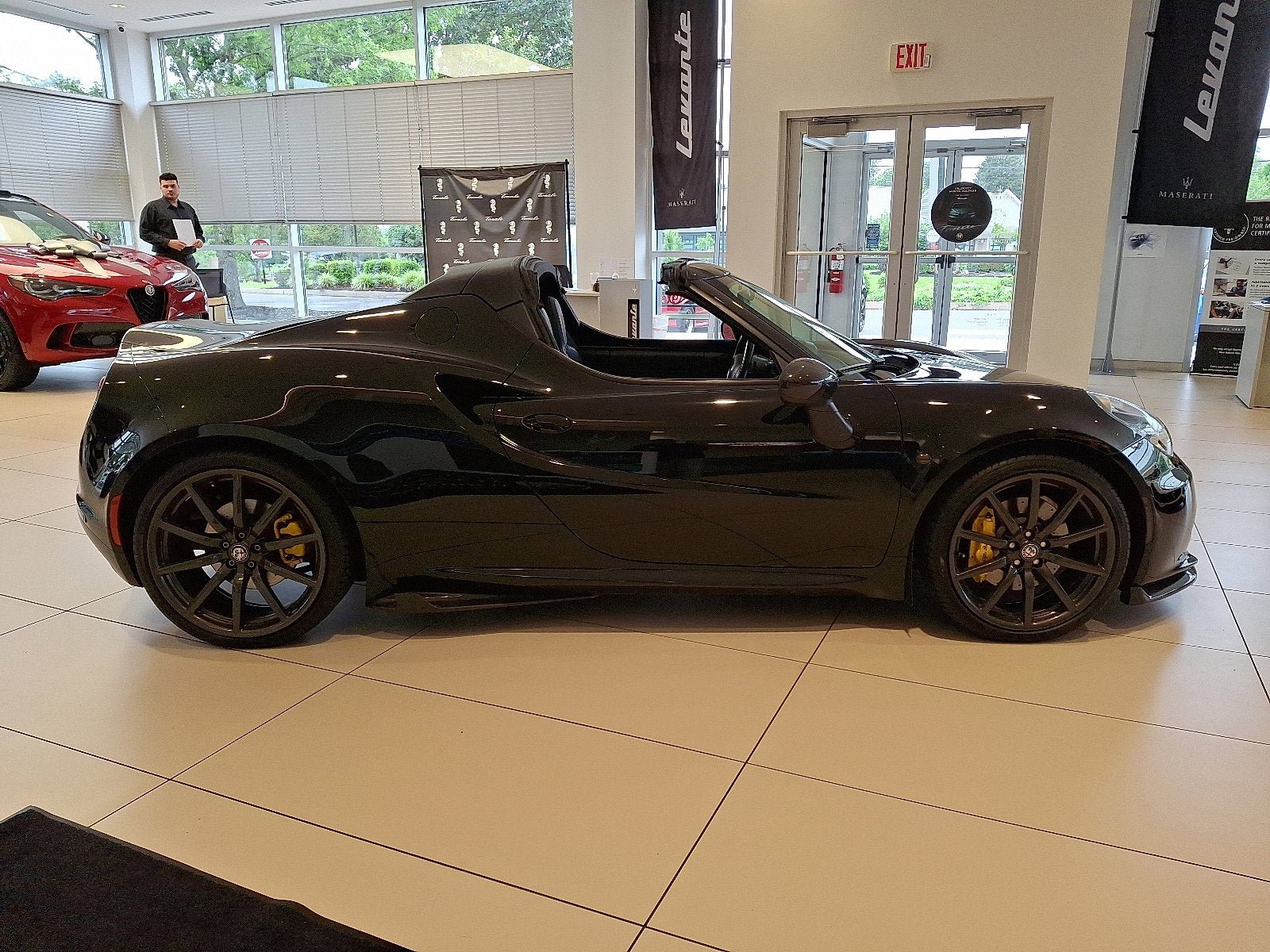Used 2018 Alfa Romeo 4C Spider w/ Spider Track Package 3 RWD image 7