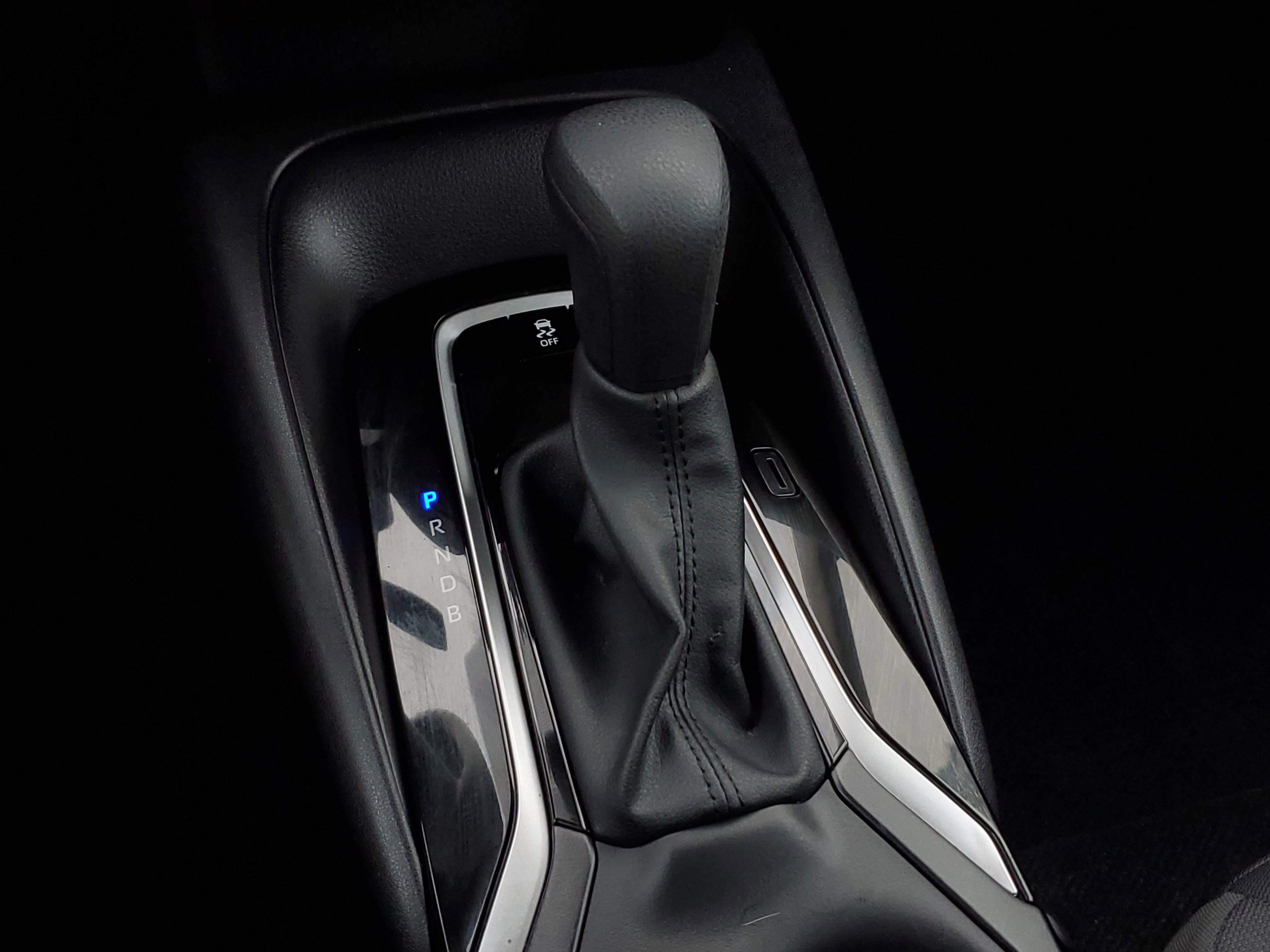 Certified 2025 Toyota Corolla LE image 30