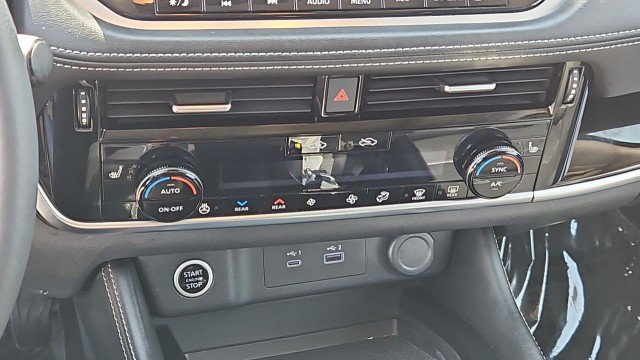 Used 2023 Nissan Rogue SL w/ SL Premium Package FWD image 18