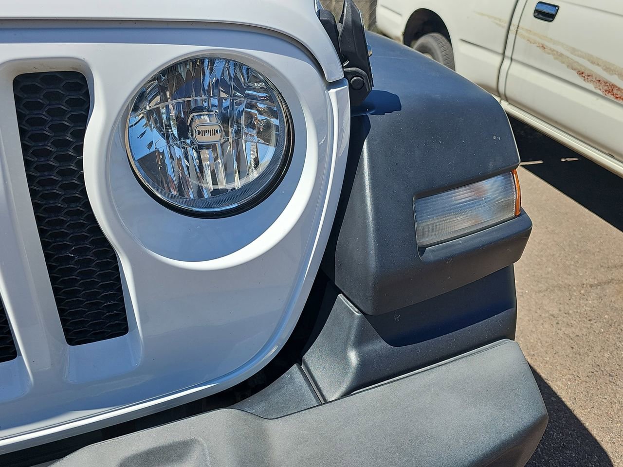 Used 2022 Jeep Wrangler Sport image 9