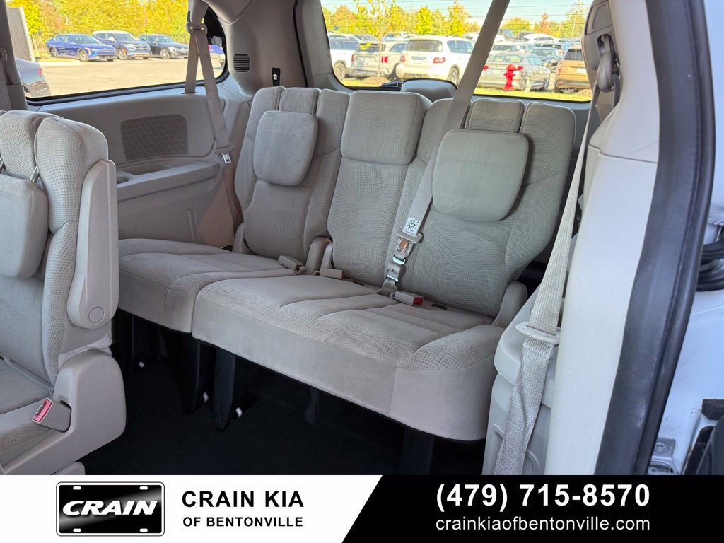 Used 2014 Dodge Grand Caravan SXT w/ UConnect Hands-Free Group FWD image 25