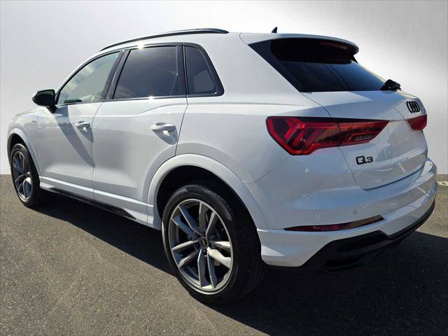 Used 2023 Audi Q3 2.0T Premium w/ Black Optic Sport Package AWD/4WD image 5