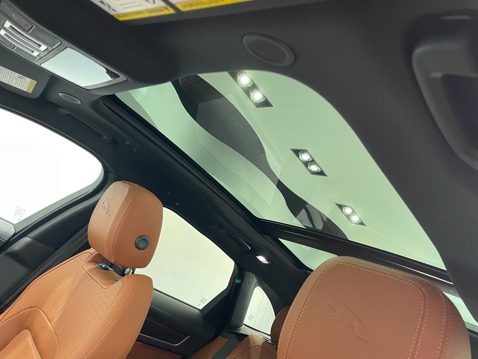 New 2026 Jaguar F-PACE R-Dynamic S image 9