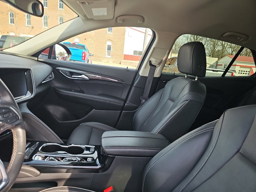 Used 2023 Buick Envision Essence image 11