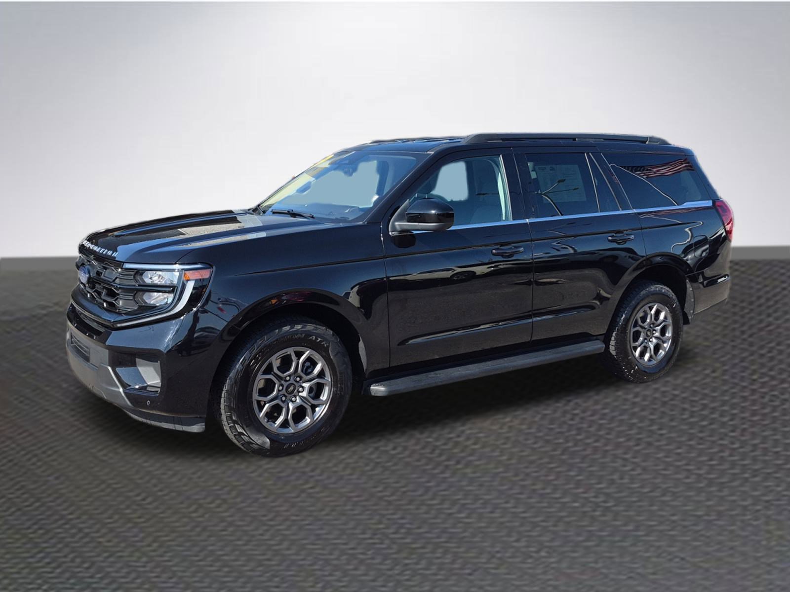 Certified 2025 Ford Expedition Active AWD/4WD image 4