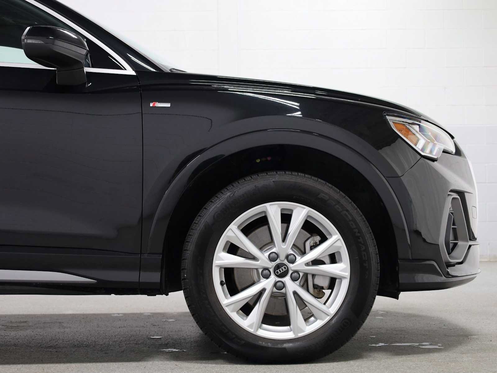 Certified 2025 Audi Q3 2.0T Premium w/ Convenience Package AWD/4WD image 11