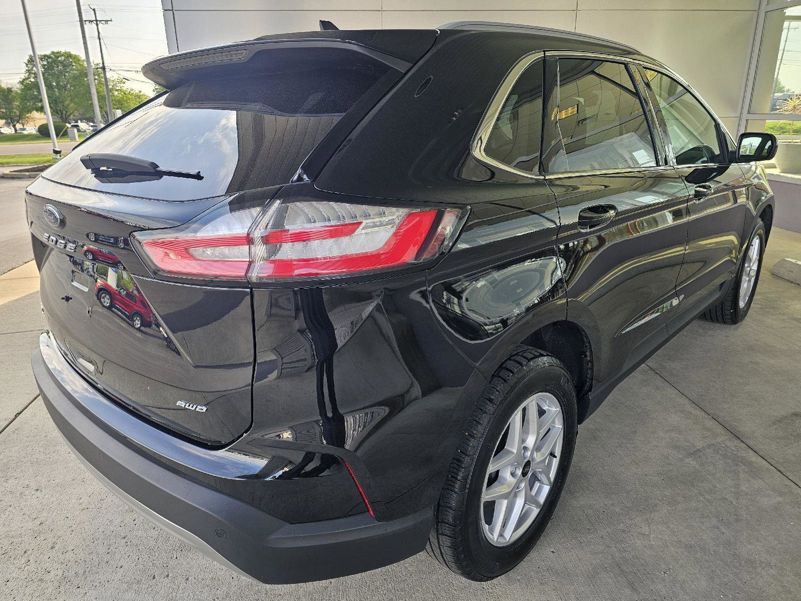 Used 2023 Ford Edge SEL w/ Convenience Package AWD/4WD image 5