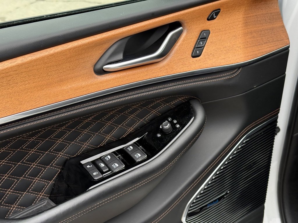 Used 2022 Jeep Grand Cherokee Summit image 12