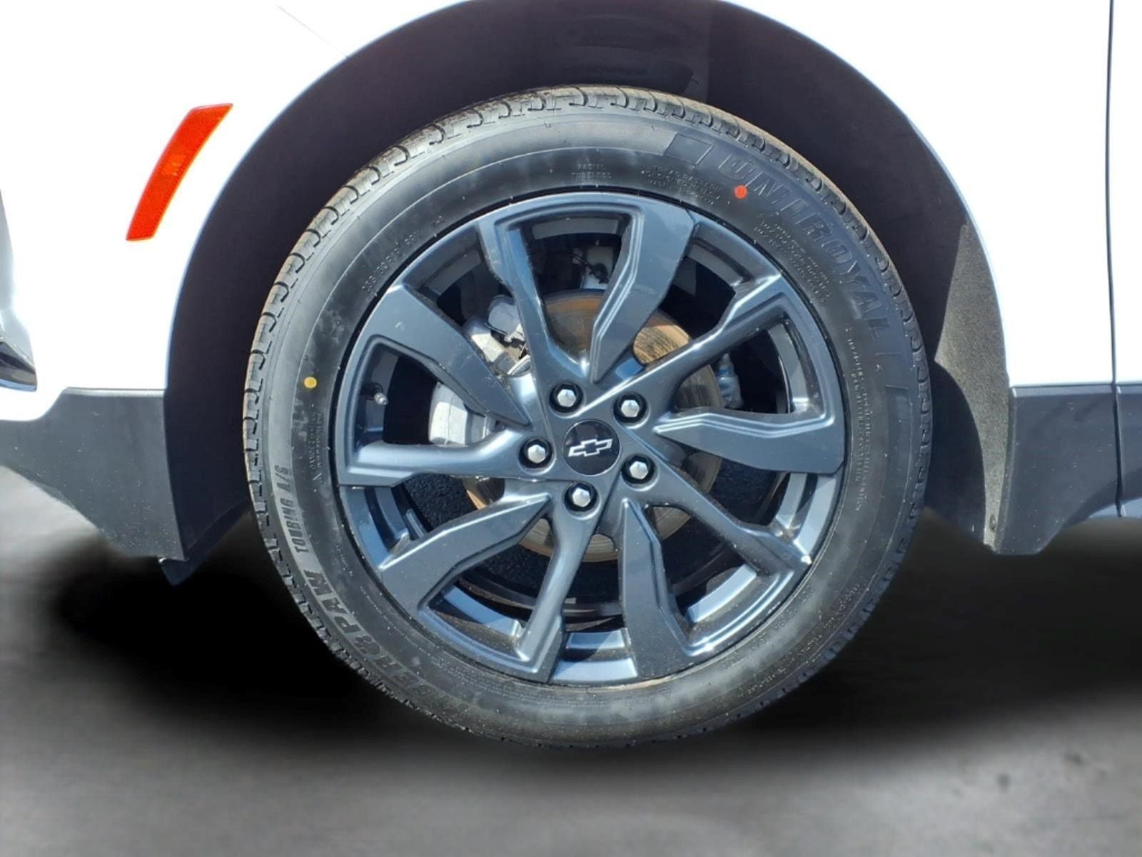 Used 2022 Chevrolet Equinox RS w/ RS Leather Package FWD image 4