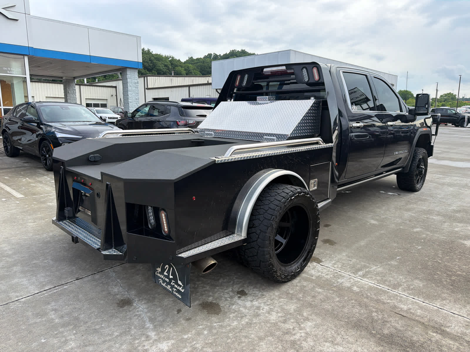 Used 2025 GMC Sierra 3500 Denali Ultimate AWD/4WD image 8