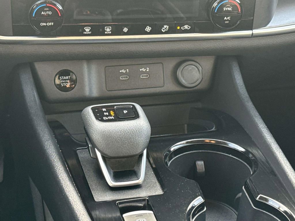 Used 2024 Nissan Rogue SV image 18