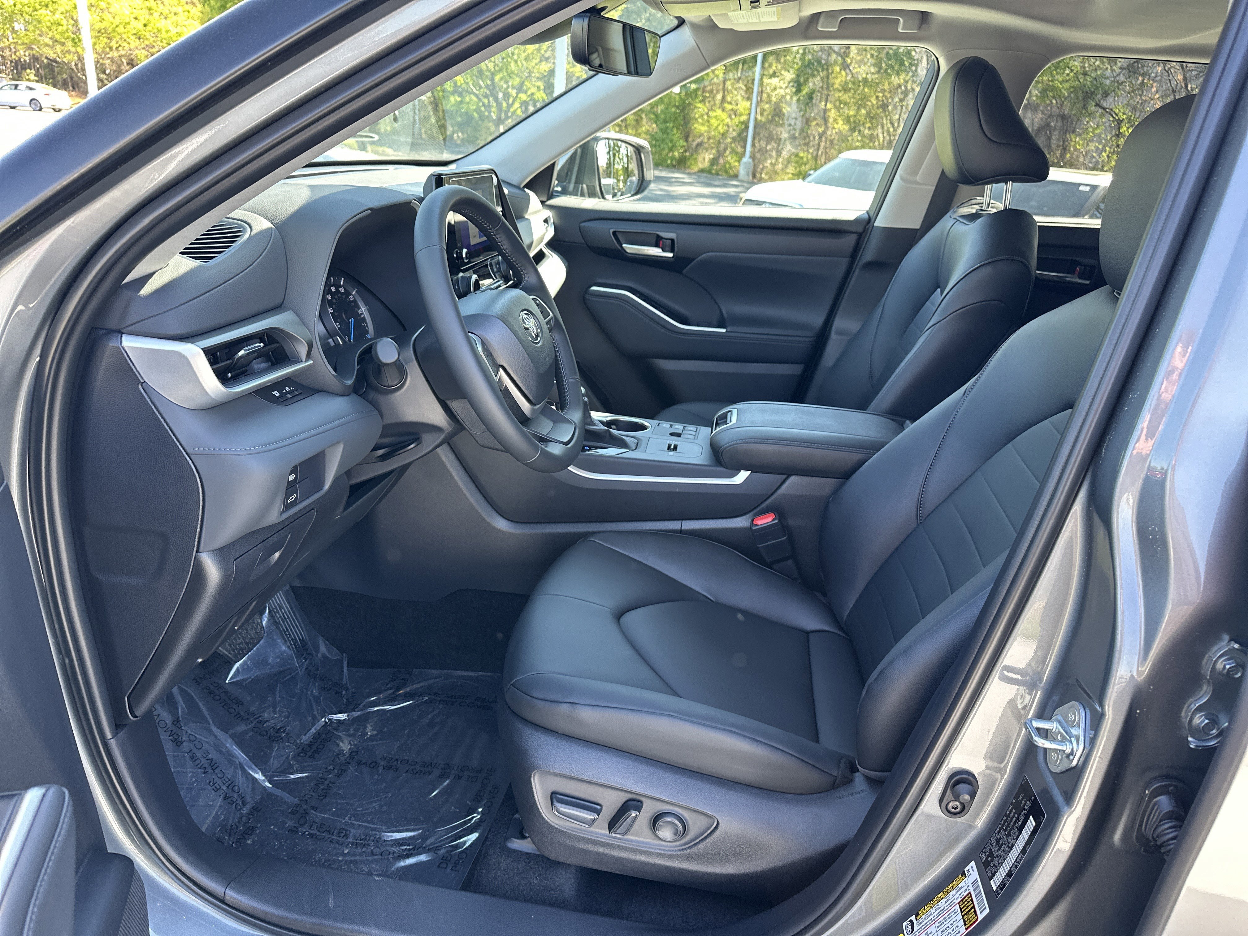 Certified 2026 Toyota Highlander XLE image 16