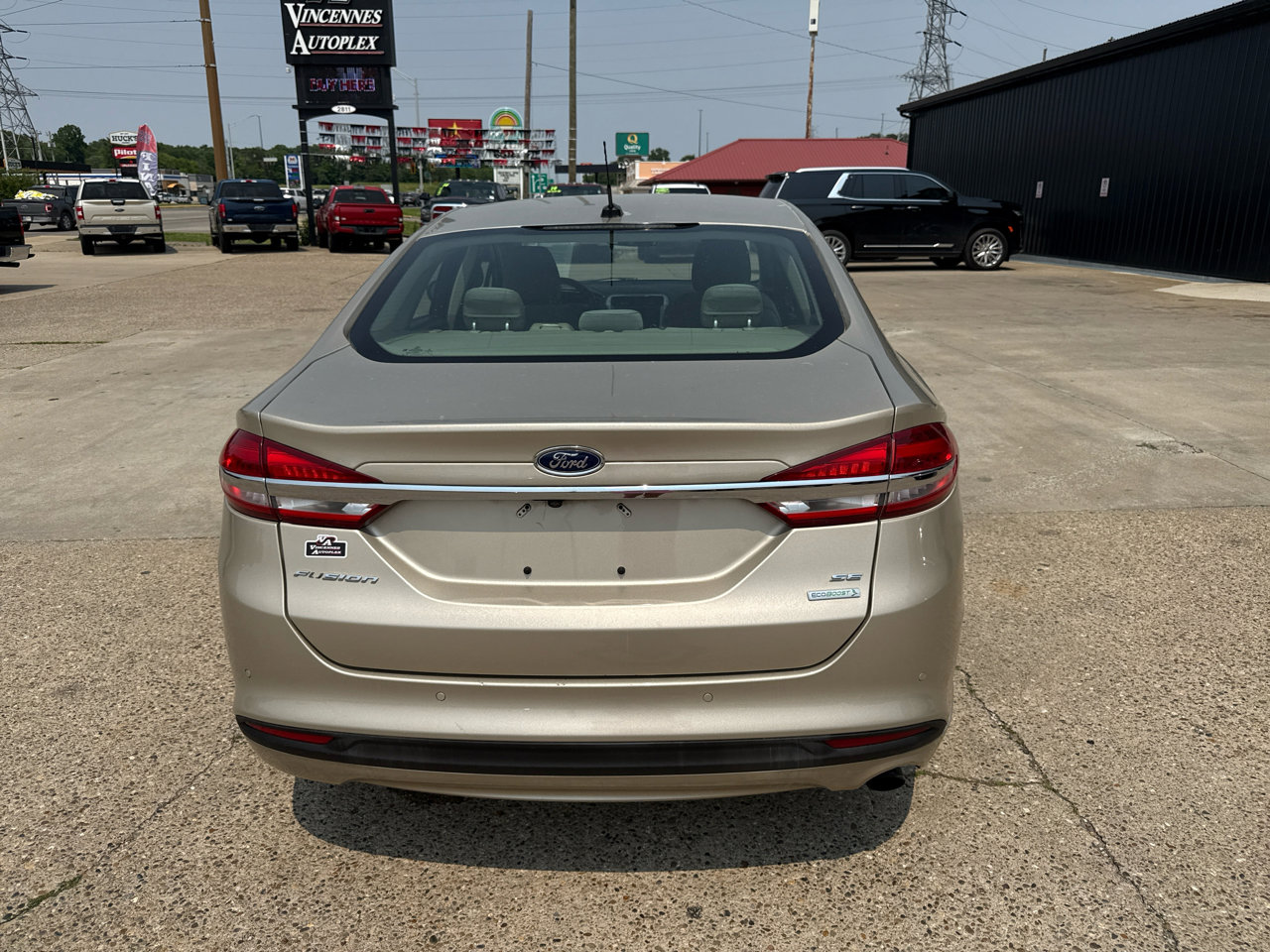 Used 2018 Ford Fusion SE image 3