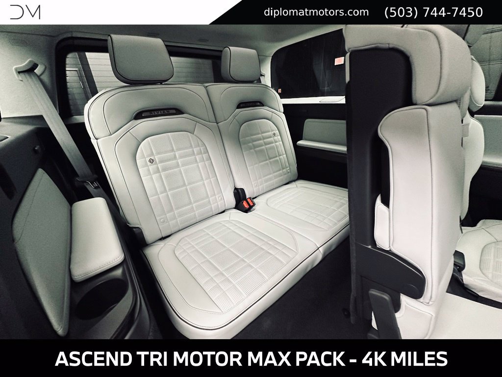 Used 2025 Rivian R1S Premium Dual AWD/4WD image 24