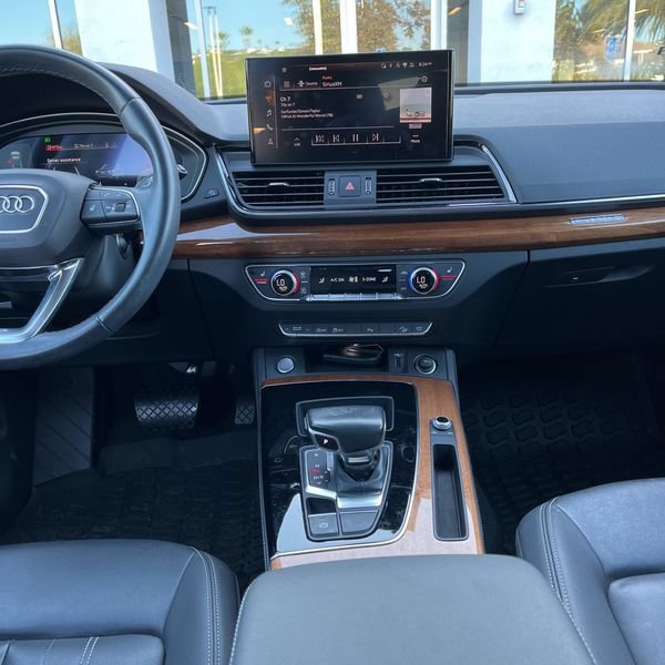 Used 2022 Audi Q5 2.0T Premium Plus w/ Premium Plus Package AWD/4WD image 5