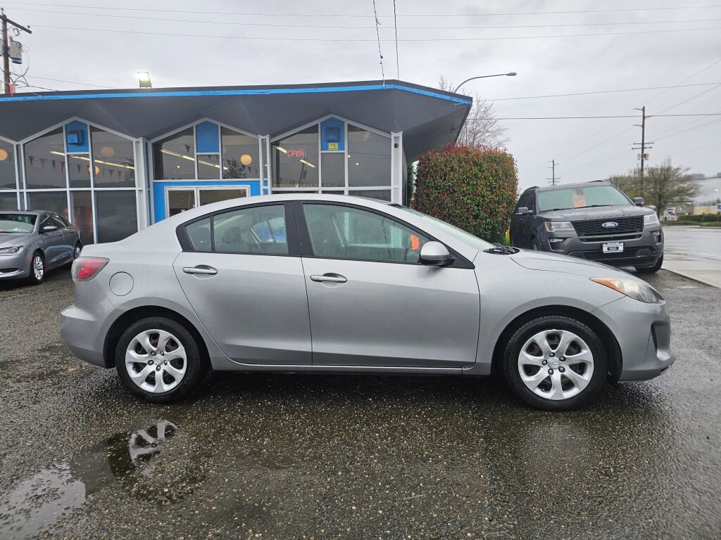 Used 2013 MAZDA MAZDA3 i SV w/ Convenience Pkg image 8