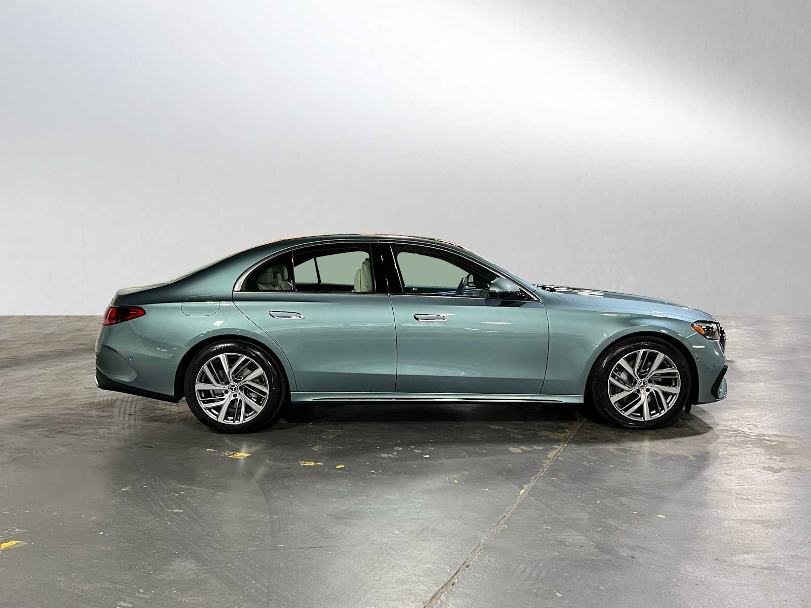 New 2026 Mercedes-Benz E 350 4MATIC Sedan image 2